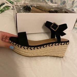 Wedges Black and Tan